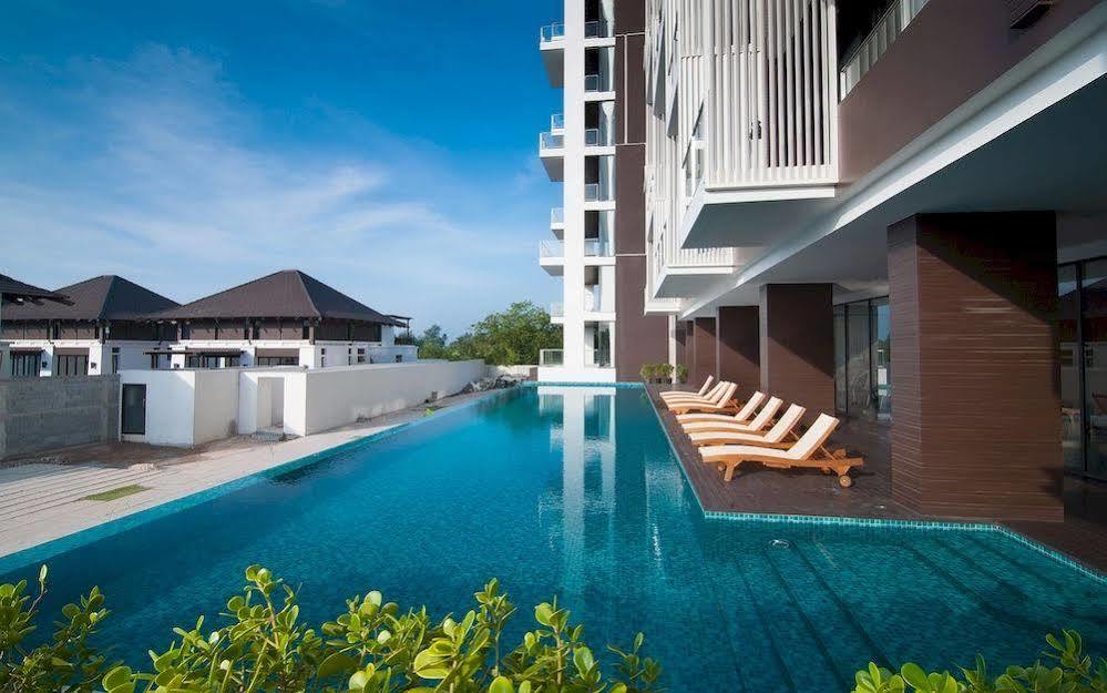 The Oriental Beach Resort Rayong Exterior foto